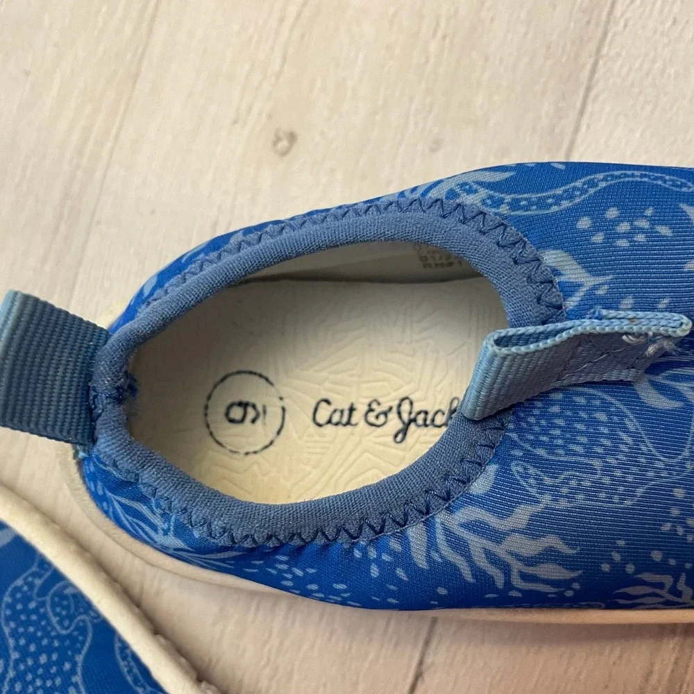 Cat and Jack kids water‎ shoes blue Little kids Size 9